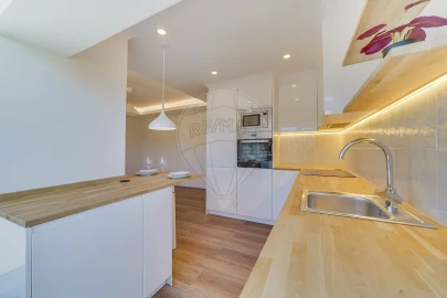Apartamento T1 para Venda em Charneca de Caparica e Sobreda