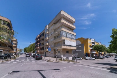 Apartamento T1 para Venda em Charneca de Caparica e Sobreda