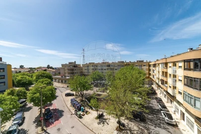 Apartamento T1 para Venda em Charneca de Caparica e Sobreda