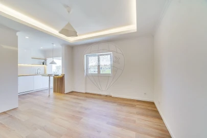 Apartamento T1 para Venda em Charneca de Caparica e Sobreda