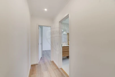 Apartamento T1 para Venda em Charneca de Caparica e Sobreda