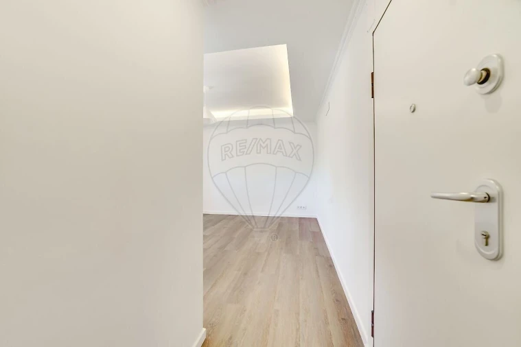 Apartamento T1 para Venda em Charneca de Caparica e Sobreda Foto 2