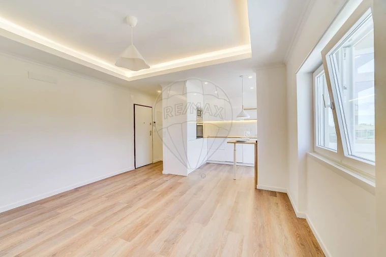 Apartamento T1 para Venda em Charneca de Caparica e Sobreda Foto 6