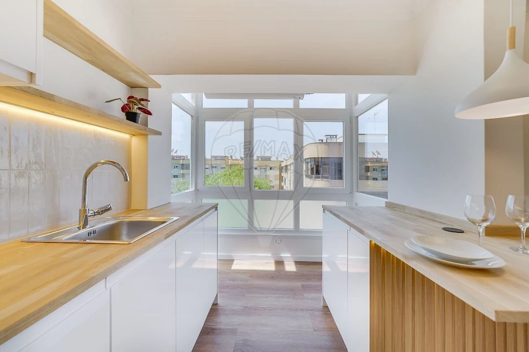 Apartamento T1 para Venda em Charneca de Caparica e Sobreda Foto 11