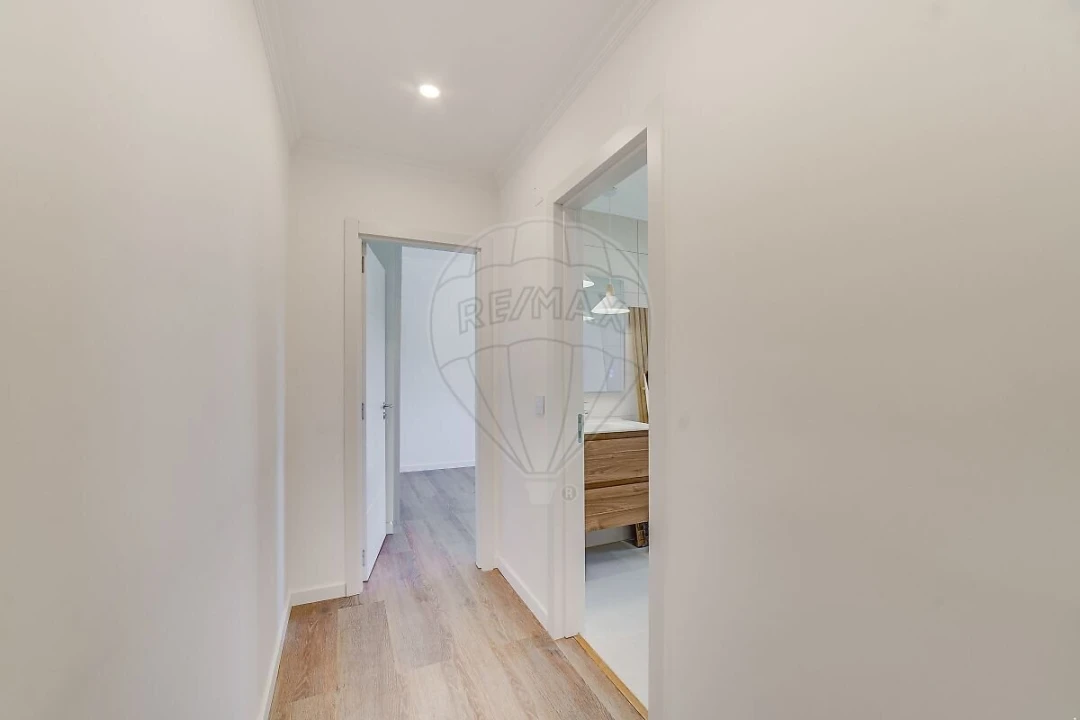 Apartamento T1 para Venda em Charneca de Caparica e Sobreda Foto 14