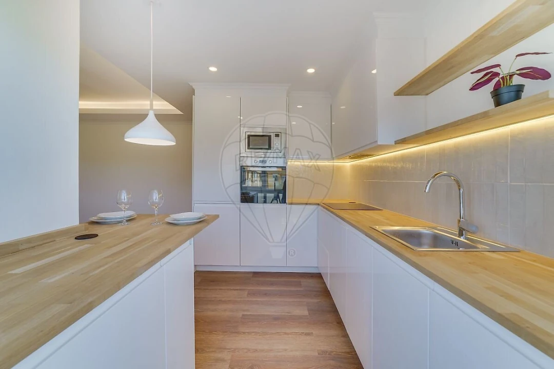 Apartamento T1 para Venda em Charneca de Caparica e Sobreda Foto 1