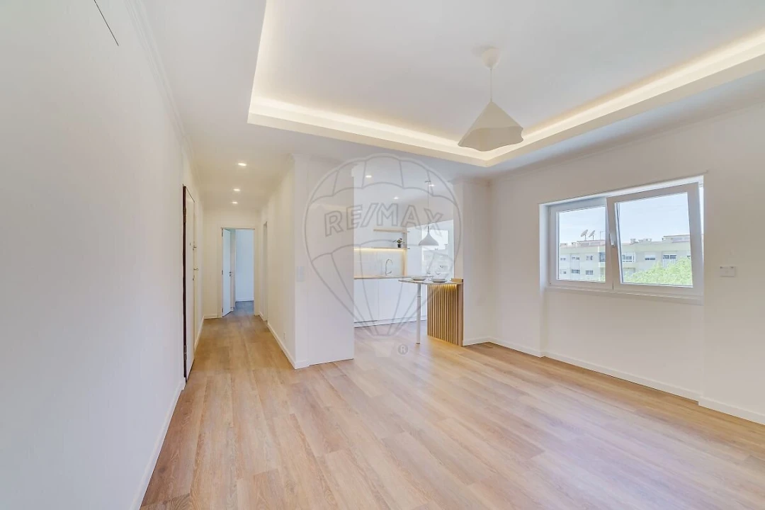 Apartamento T1 para Venda em Charneca de Caparica e Sobreda Foto 13