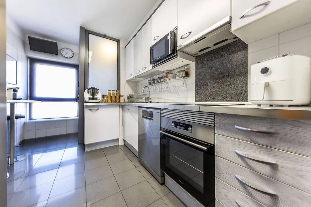 Apartamento T3 para Venda em Carnaxide e Queijas Foto 32