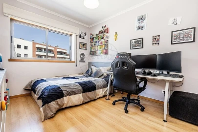 Apartamento T3 para Venda em Carnaxide e Queijas