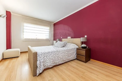 Apartamento T3 para Venda em Carnaxide e Queijas