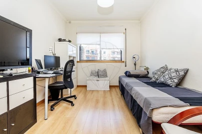 Apartamento T3 para Venda em Carnaxide e Queijas