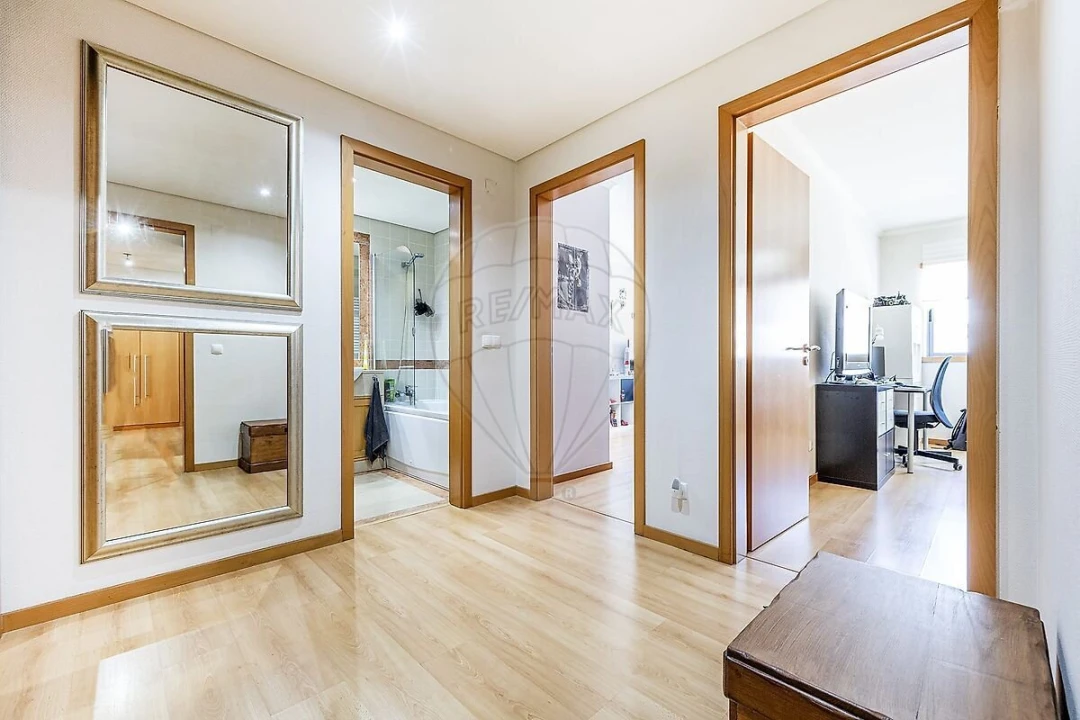Apartamento T3 para Venda em Carnaxide e Queijas Foto 28