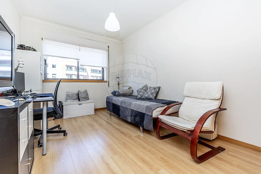 Apartamento T3 para Venda em Carnaxide e Queijas Foto 15