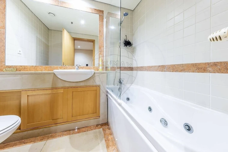 Apartamento T3 para Venda em Carnaxide e Queijas Foto 23