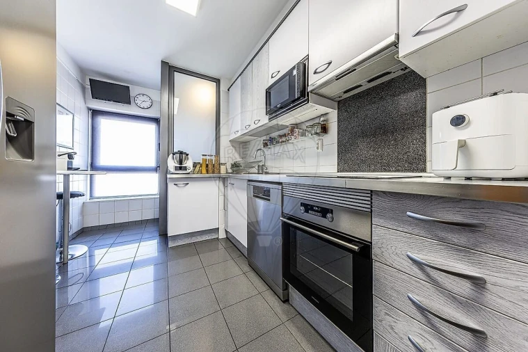 Apartamento T3 para Venda em Carnaxide e Queijas Foto 31