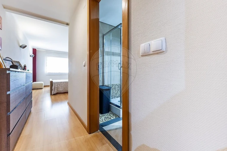 Apartamento T3 para Venda em Carnaxide e Queijas Foto 22