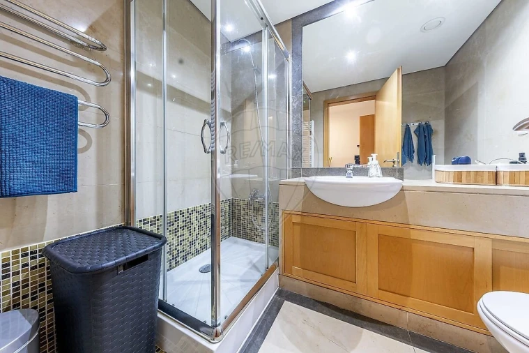 Apartamento T3 para Venda em Carnaxide e Queijas Foto 24