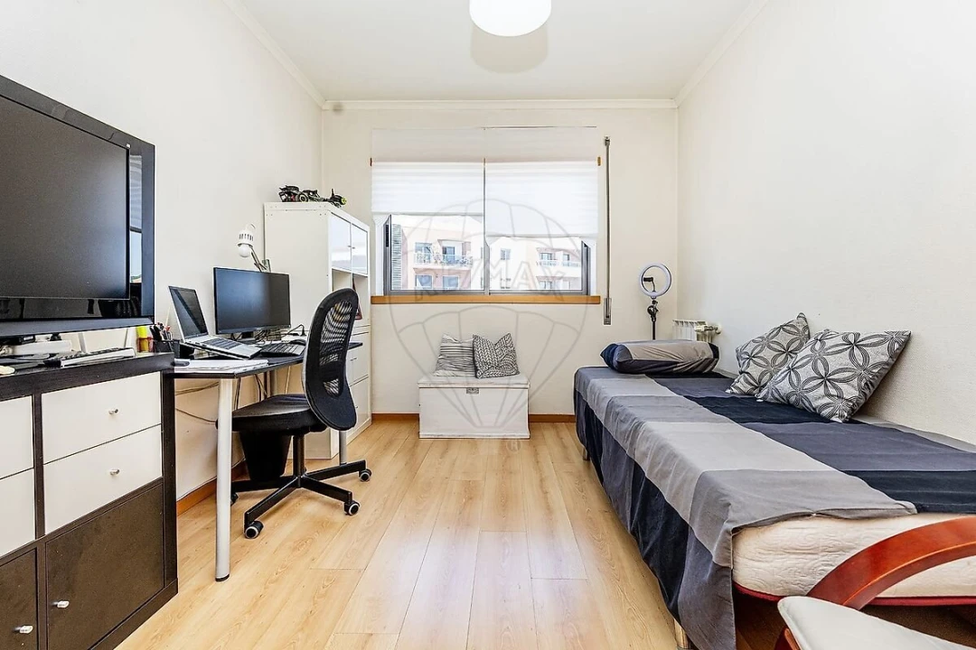 Apartamento T3 para Venda em Carnaxide e Queijas Foto 16