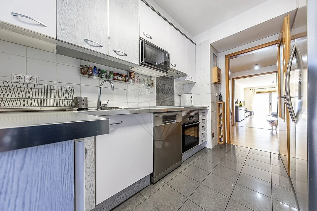 Apartamento T3 para Venda em Carnaxide e Queijas Foto 30