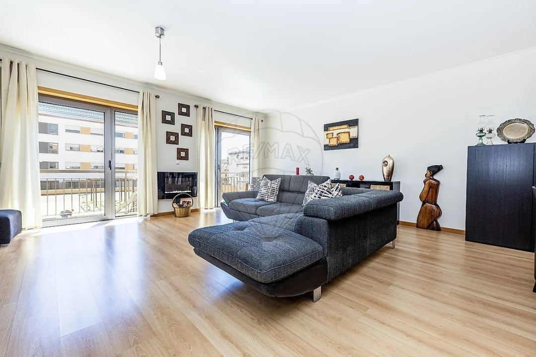 Apartamento T3 para Venda em Carnaxide e Queijas Foto 6