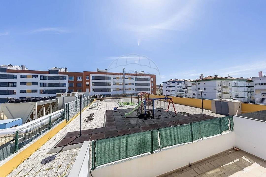 Apartamento T3 para Venda em Carnaxide e Queijas Foto 9