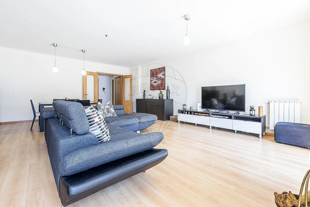 Apartamento T3 para Venda em Carnaxide e Queijas Foto 5