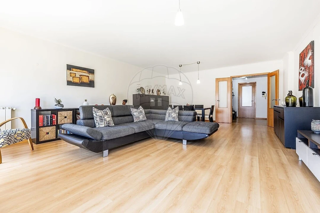 Apartamento T3 para Venda em Carnaxide e Queijas Foto 2