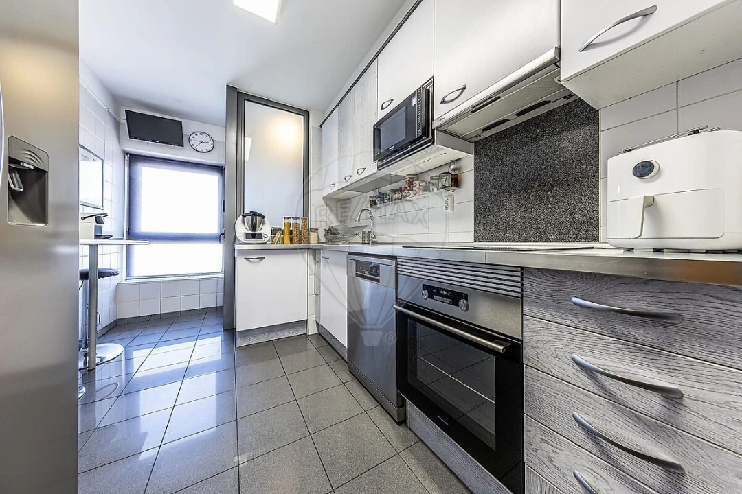 Apartamento T3 para Venda em Carnaxide e Queijas Foto 31