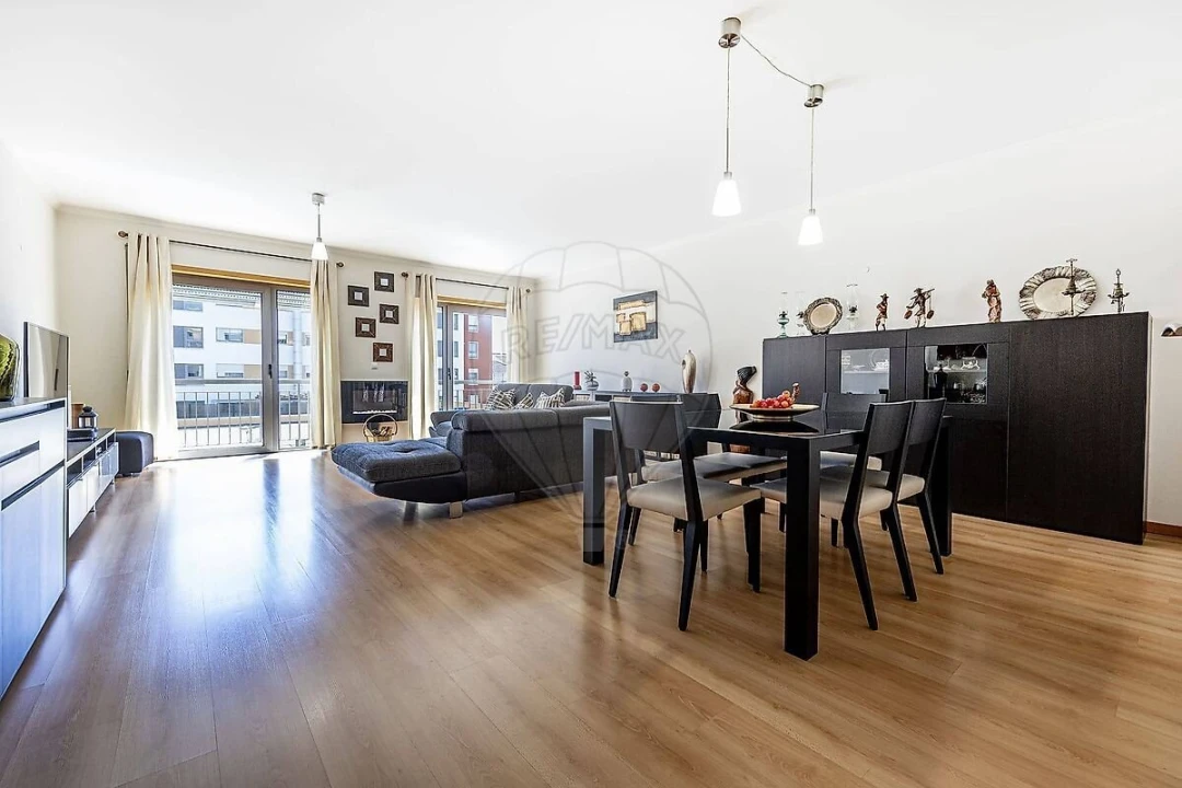 Apartamento T3 para Venda em Carnaxide e Queijas Foto 3