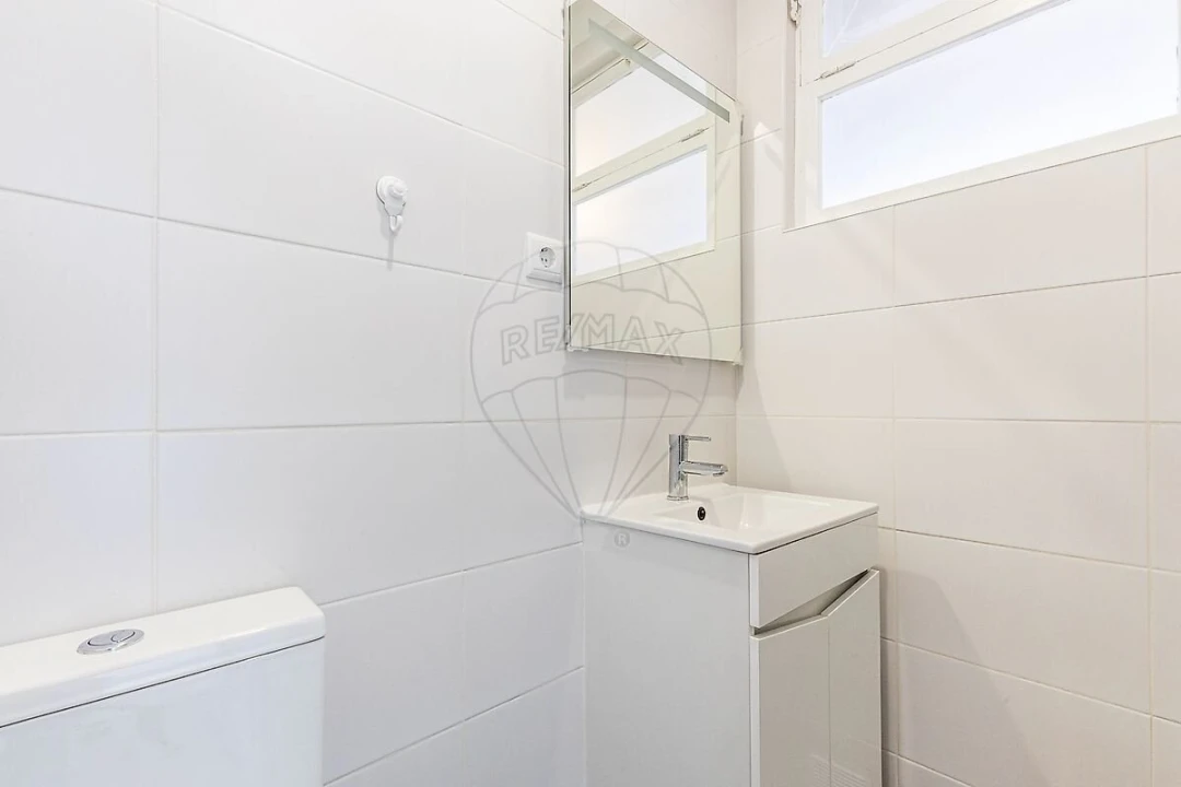 Apartamento T2 para Venda em Pontinha e Famões Foto 13