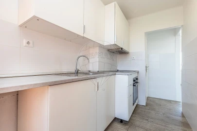 Apartamento T2 para Venda em Pontinha e Famões