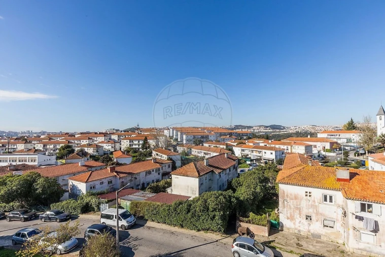 Apartamento T2 para Venda em Pontinha e Famões Foto 16