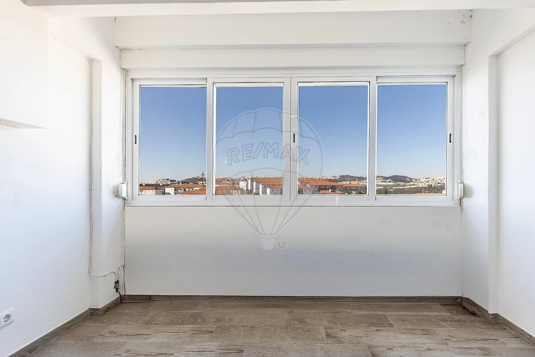 Apartamento T2 para Venda em Pontinha e Famões Foto 4