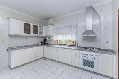 Moradia T3 para Venda em Moreira do Rei e Várzea Cova