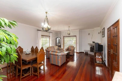 Moradia T3 para Venda em Moreira do Rei e Várzea Cova