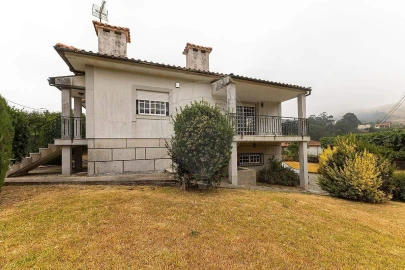 Moradia T3 para Venda em Moreira do Rei e Várzea Cova