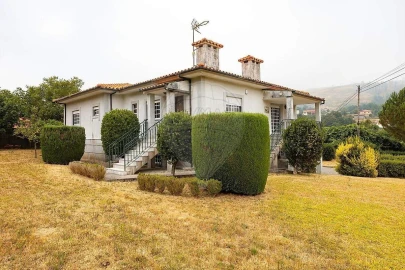 Moradia T3 para Venda em Moreira do Rei e Várzea Cova