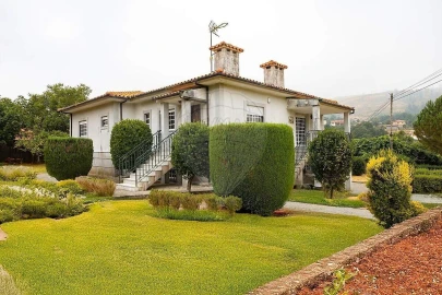 Moradia T3 para Venda em Moreira do Rei e Várzea Cova