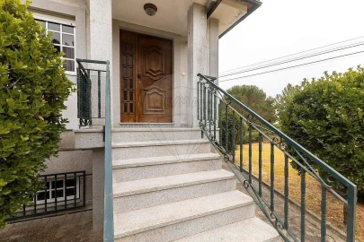 Moradia T3 para Venda em Moreira do Rei e Várzea Cova