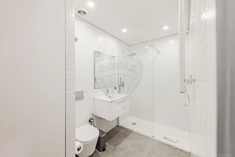 Apartamento T1 para Venda em Santo António Foto 12