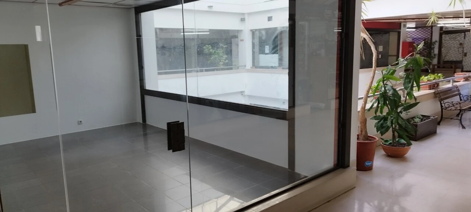 Loja para Arrendamento em Benfica Foto 4