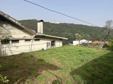 Moradia T3 para Venda em Foz do Sousa e Covelo