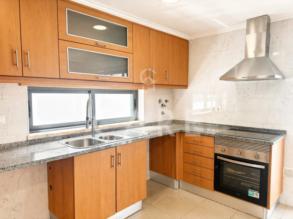 Moradia T5 para Venda em Laranjeiro e Feijó Foto 10