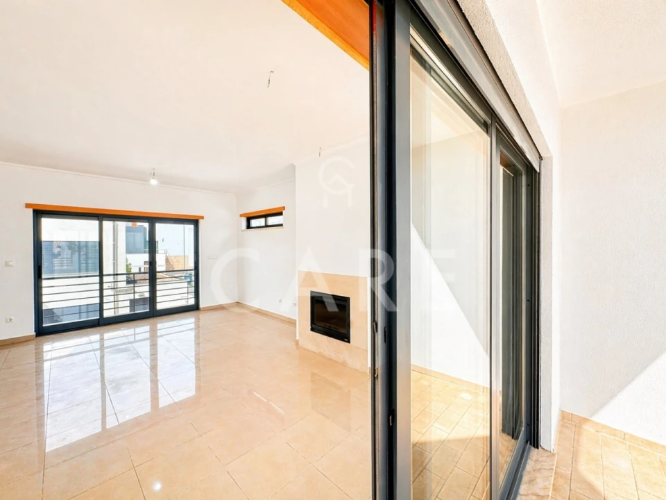 Moradia T5 para Venda em Laranjeiro e Feijó Foto 11