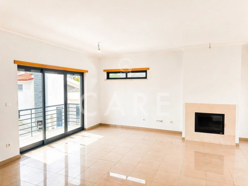 Moradia T5 para Venda em Laranjeiro e Feijó Foto 14