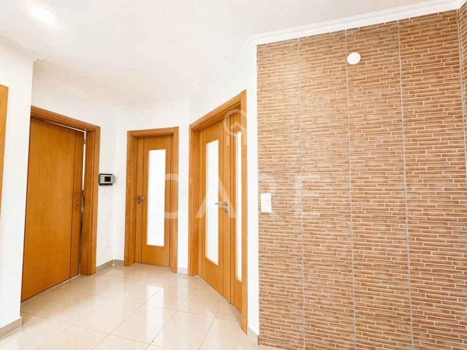 Moradia T5 para Venda em Laranjeiro e Feijó Foto 16