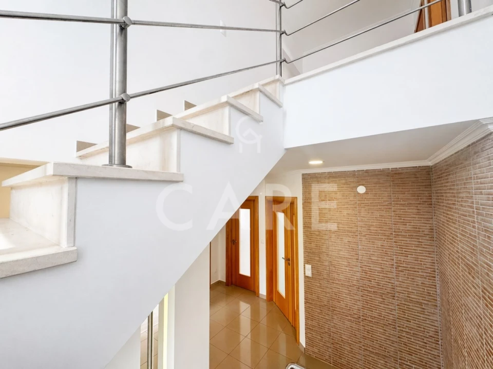 Moradia T5 para Venda em Laranjeiro e Feijó Foto 19