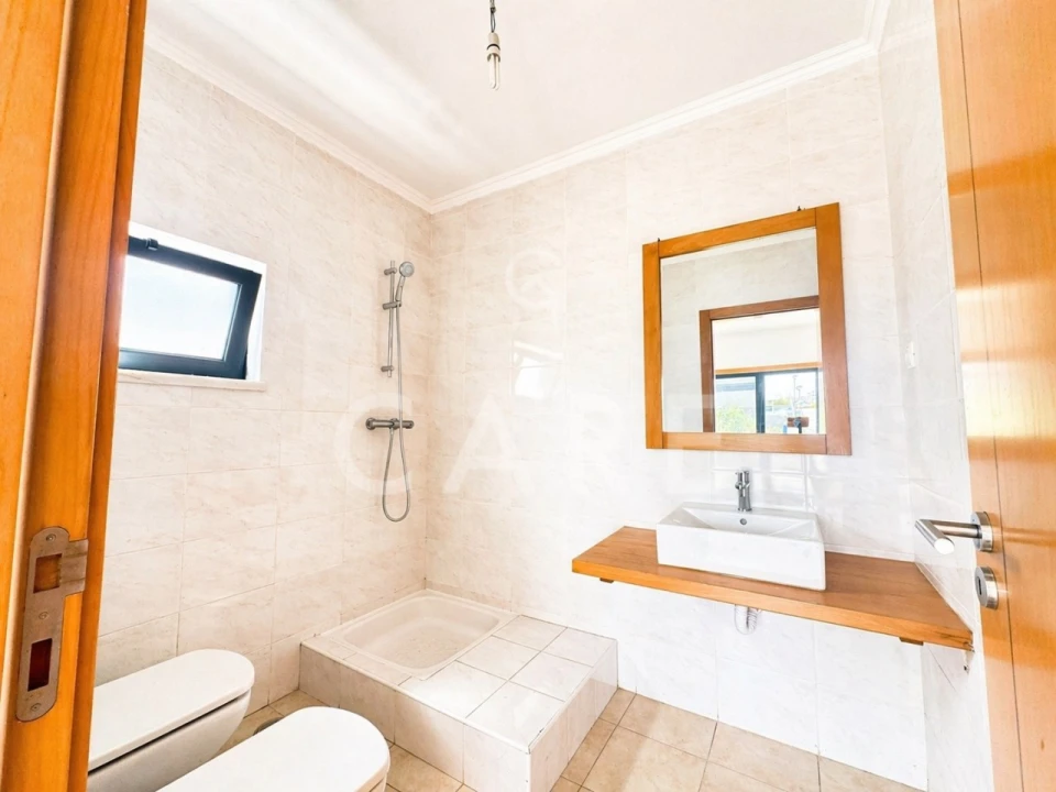 Moradia T5 para Venda em Laranjeiro e Feijó Foto 26