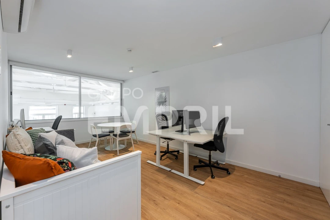 Moradia T4 para Venda em Santa Marinha e São Pedro da Afurada Foto 23