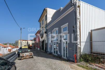 Moradia T4 para Venda em Santa Marinha e São Pedro da Afurada